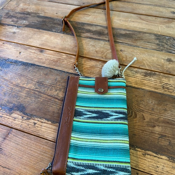 Nena & Co Everything Clutch/Crossbody - Picture 3 of 6